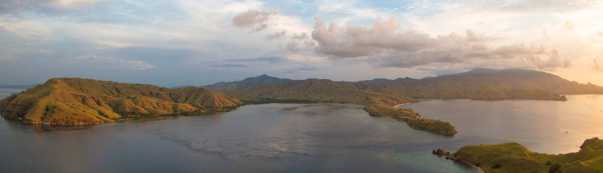 Atemberaubende Landschaften · Tauchreisen nach Komodo 
