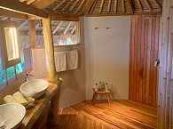Badezimmer eine SAVU Cliff Villa 