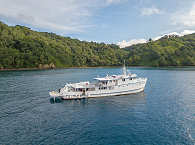 MV Sea Hunter in der Chatham Bay · Liveaboard Cocos Island 