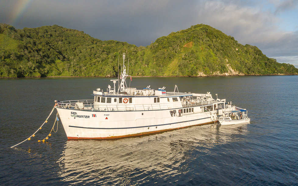 MV Sea Hunter · Liveaboard Cocos Island 