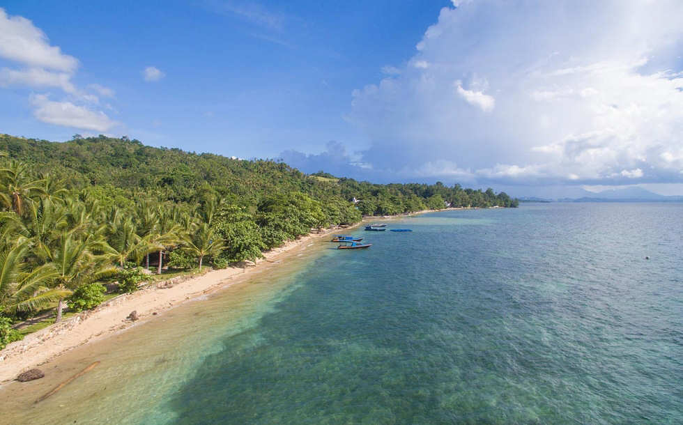 Küstenlinie – Sea Souls Dive Resort auf Bangka, Nord Sulawesi 