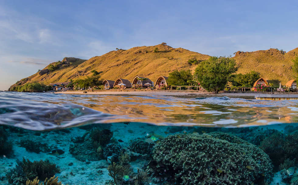 Hausriff des Komodo Resort auf Sebayur Island 