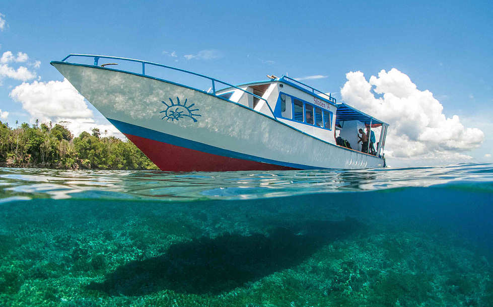 Tauch-Boot des Siladen Dive Center 