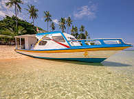 Tauchboot am Strand Siladens 