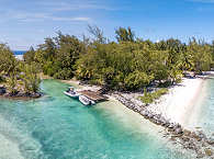 Tauchboote der Six Passengers auf Rangiroa, Tuamotu Archipel 