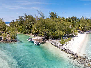Tauchboote der Six Passengers auf Rangiroa, Tuamotu Archipel 