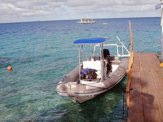 Tauchboot der SSI-Tauchbasis in Fakarava 