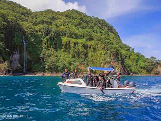 Tauchboot der Sea Hunter · Tauchsafaris Costa Rica 