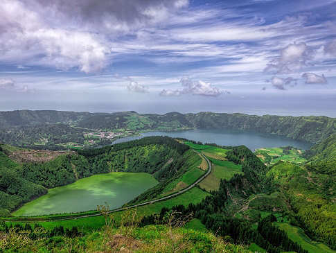 Gradiose Kraterseen auf den Azoren 