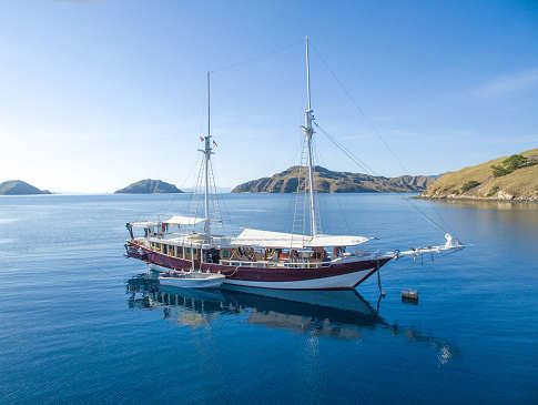 Tauchsafaris in Komodo mit der Duyung Baru  