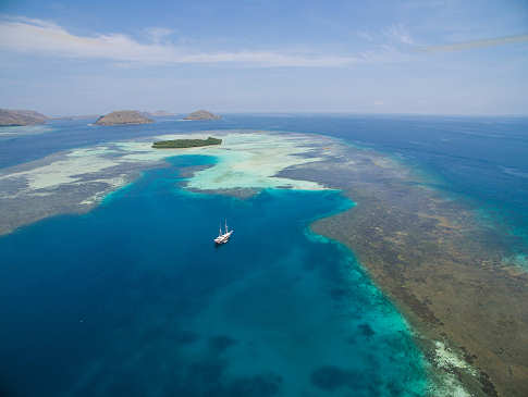 Komodo Nationalpark – Das Safariboot Duyung Baru am weltbekannten Manta Point