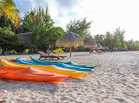 Weißer Sandstrand auf Tikehau – Französisch Polynesien 