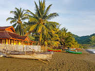 Tompotika Dive Lodge direkt am Strand 