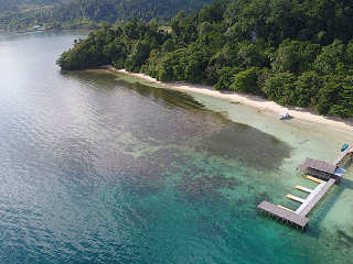 Tauchurlaub in Raja Ampat · Waiwo Resort und Dive Center auf Waigeo 