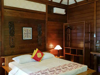 Seaview-Bungalow Garuda mit Doppelbett · Tauchreisen Raja Ampat 